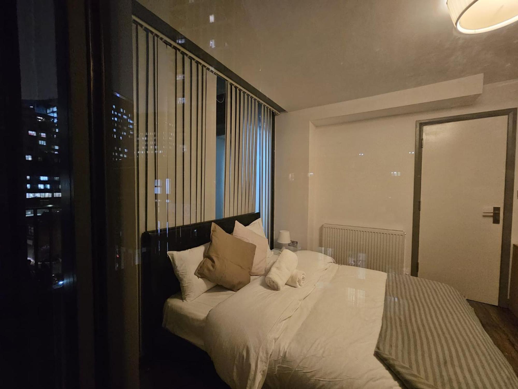 E1 Luxury Penthouse Gasthof London